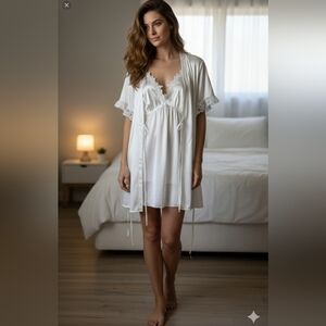 Intimo Donatello White  Nightgown/ Intimates Sleepware Sets